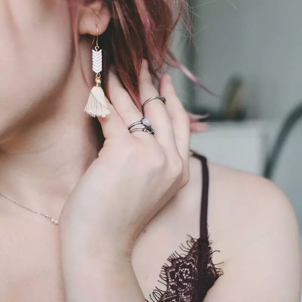 Natural Ore Chevron Arrow Tassel Gold Earrings - Picture 2 of 9